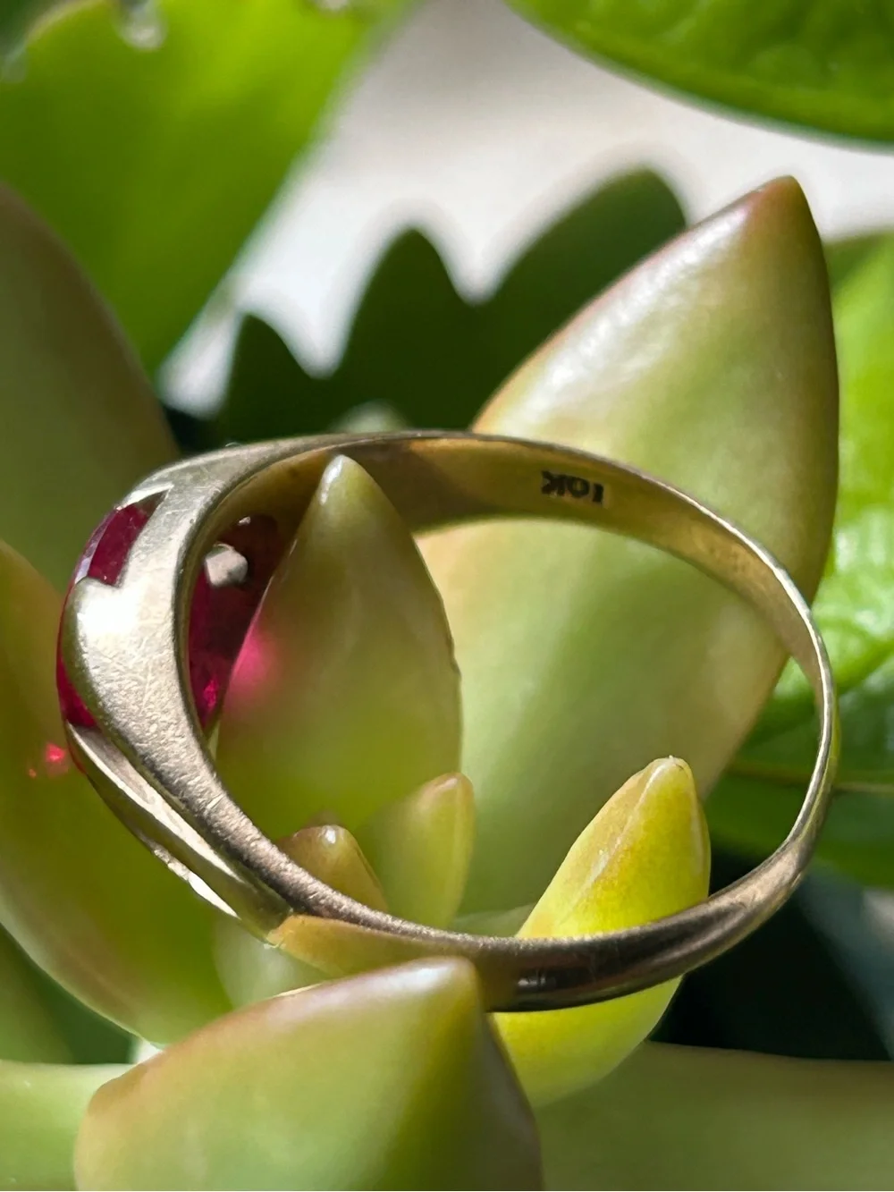 Vintage 10K yellow gold simulated lab created pink sapphire or ruby ring size 10